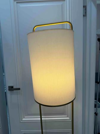 Продается торшер