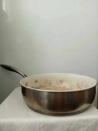 ПРОДАМ ДЁШЕВО сковородку стальную, глубокую 7х26см, BEGHOFF,Германия бу