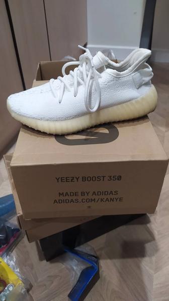 продам кроссовки Yeezy 350 женское оригинал