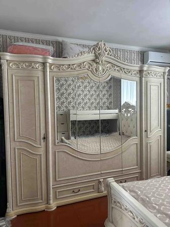 Продается спальный гарнитур