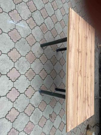 Продам кухонный стол