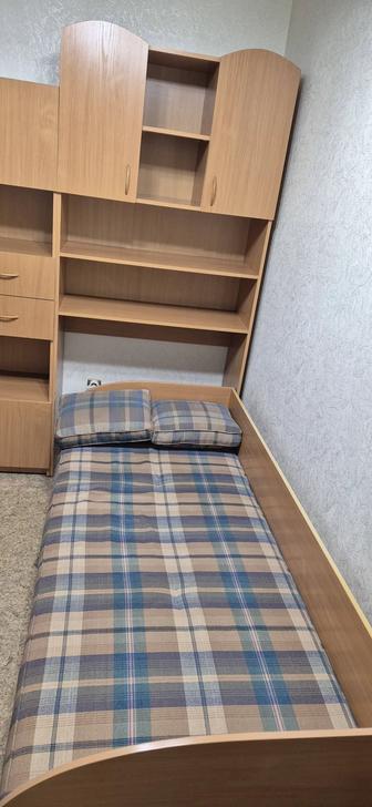 Тахта-кровать с отсеками для хранения