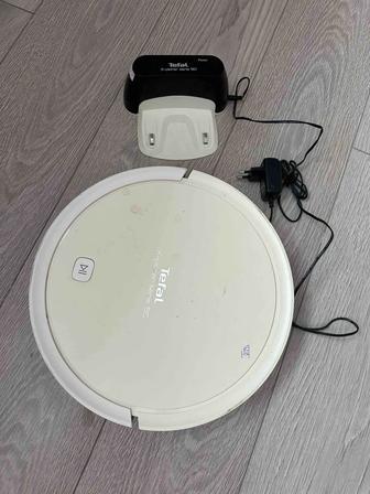 Продаю робот пылесос