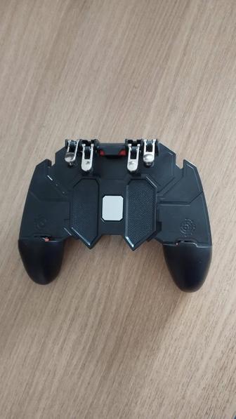 Игровой контроллер для телефона