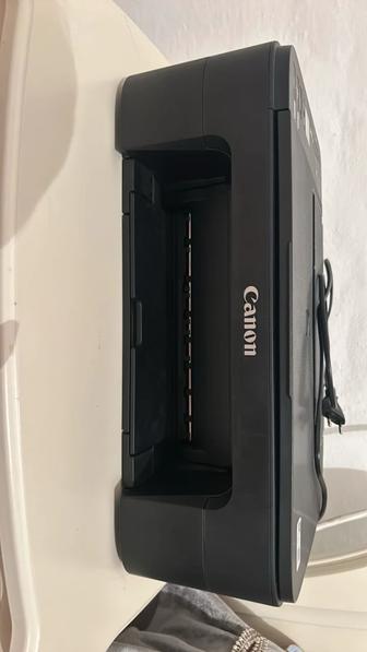 Продам принтер Canon Pixma в хорошем состояние ползовалься 1-2 неделя