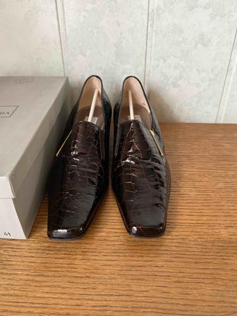 Продам итальянские туфли Accademia р41