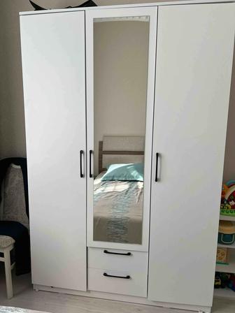 Шкаф