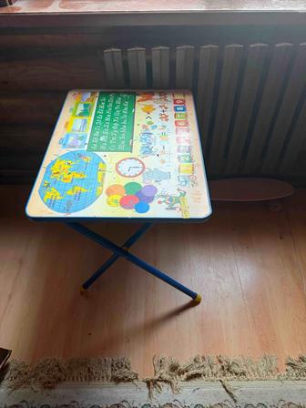 Детский столик
