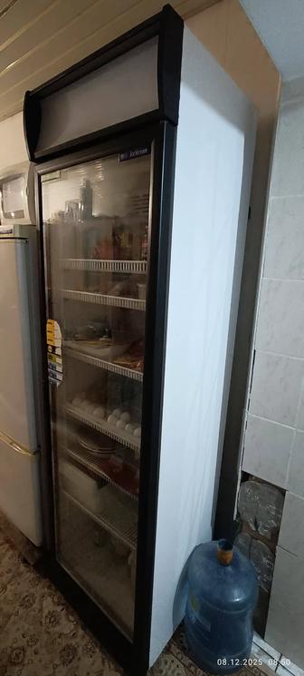 Витринный холодильник