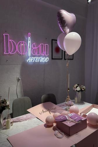 Неоновая вывеска