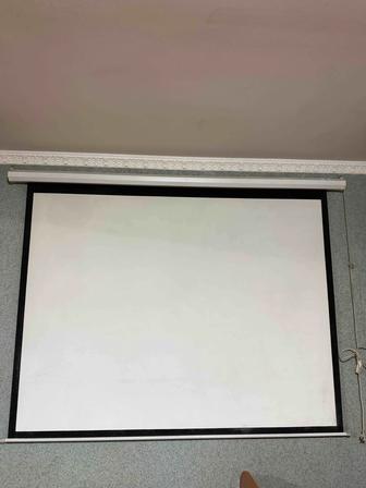 проекционный экран в комплекте