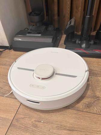 Продам робот пылесос Dreame d9