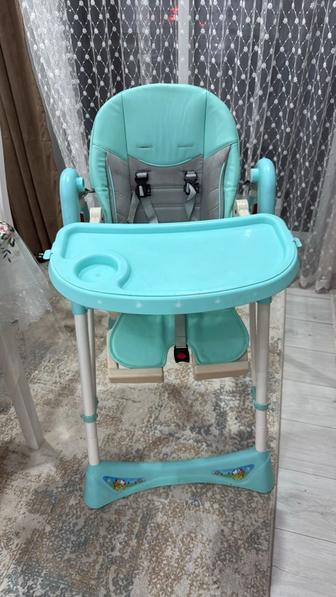 Детский стульчик для кормления