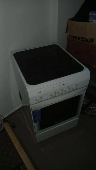 Электроплита с духовкой