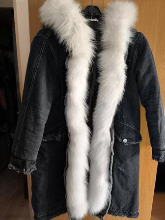 Продам джинсовую куртку,с опушкой.