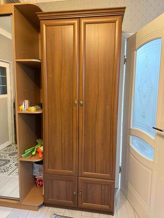 Шкаф для прихожей либо в детскую