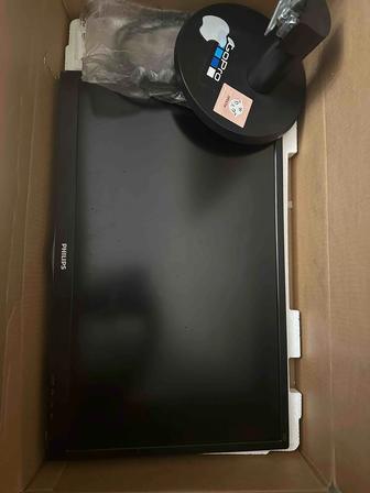 Монитор Philips