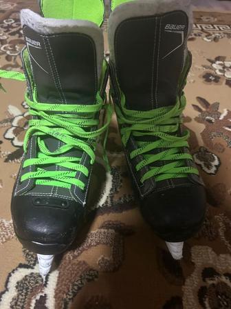 Продам хоккейные коньки