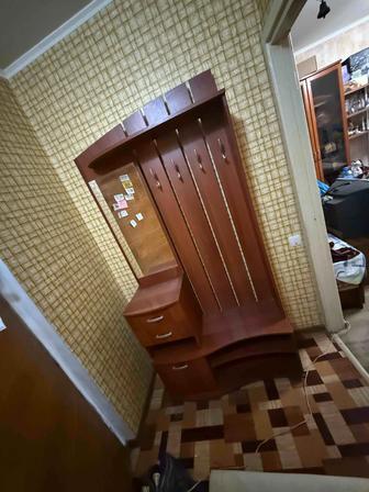 Прихожка шкаф с вешалками