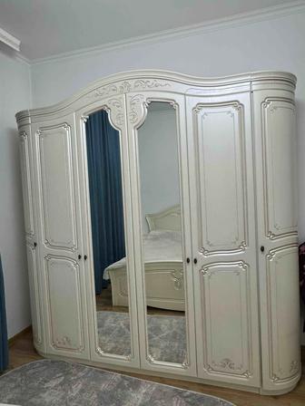 Продам спальный гарнитур