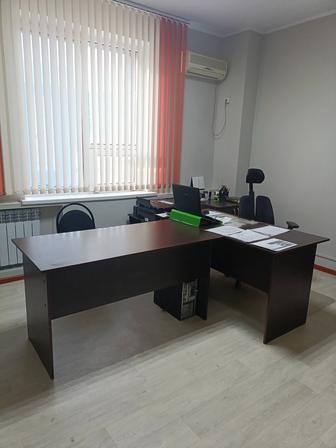Продам офисную мебель стол