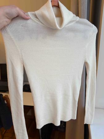 Водолазка из 100% шерсти Uniqlo