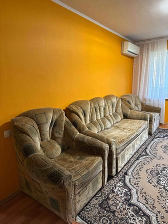 Продам Пружинный Диван и 2 кресла