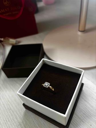 золотое кольцо с бриллиантами