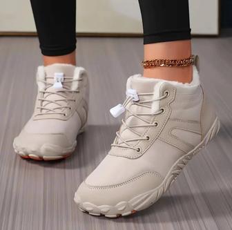 Продам женскую обувь ботинки