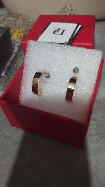 Продам золотые серьги