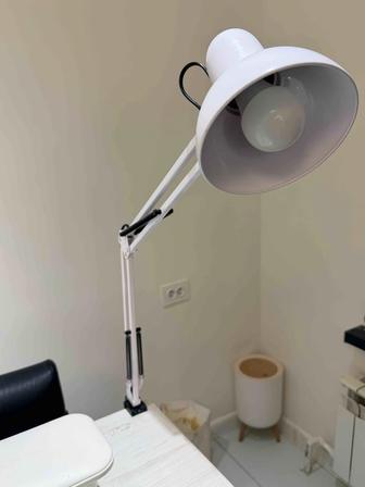 Продается лампа настольный