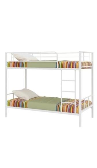 Двухъярусная кровать