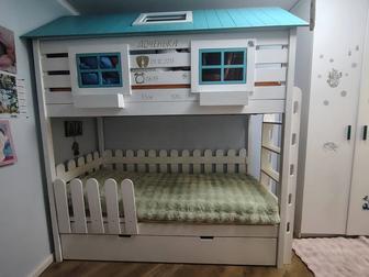 Трёхместнаядетская кровать