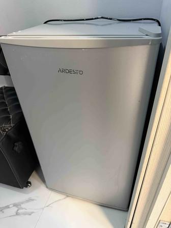 Б/у холодильник