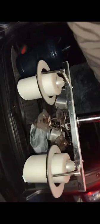 Люстра продается в количестве четыре штуки в хорошем состоянии даже 5