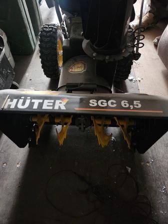 Продам снегоуборочную машину