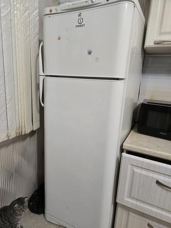 Продам холодильник