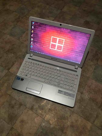 Продам ноутбук в отлично состоянии все работает windows 10