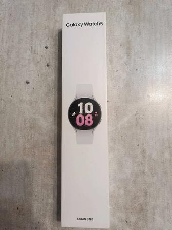 Продам часы galaxy watch 5