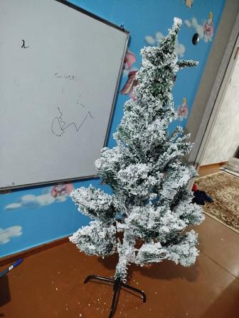 Елка с искусственным снегом