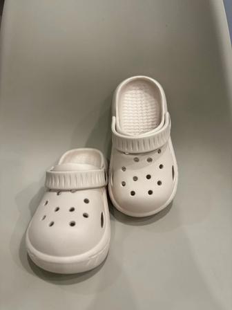 Детские шлепанцы , кроксы