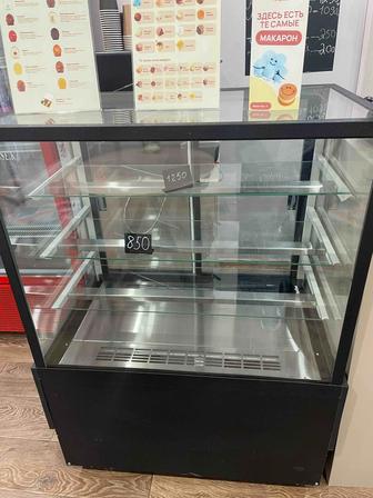 Продам витринный холодильник