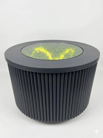 Стол с эффектом бесконечности