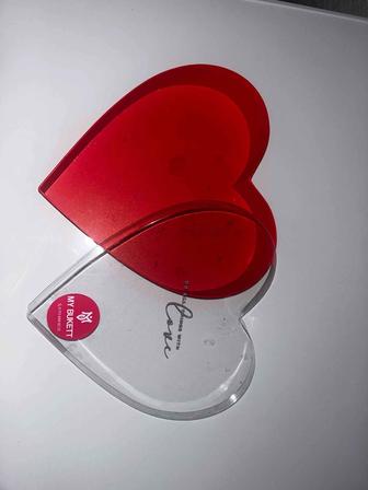 Продаю коробку в форме сердечко для клубники в шоколаде