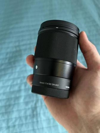 Объектив Sigma 16mm f/1.4 DC DN Sony e maunt