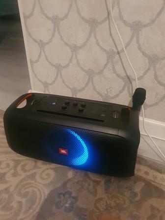 Продается оригинал колонка jbl party box, с двумя микрофонами