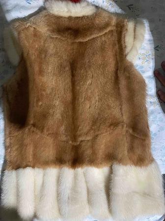 Норковая детская жилетка натуральная На восемь на девять лет