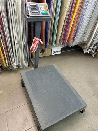 Весы торговые напольные