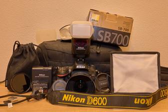 Фотоаппарат Nikon D600 с объективами, со вспышкой и сумкой