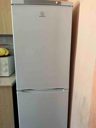 Холодильник Indesit